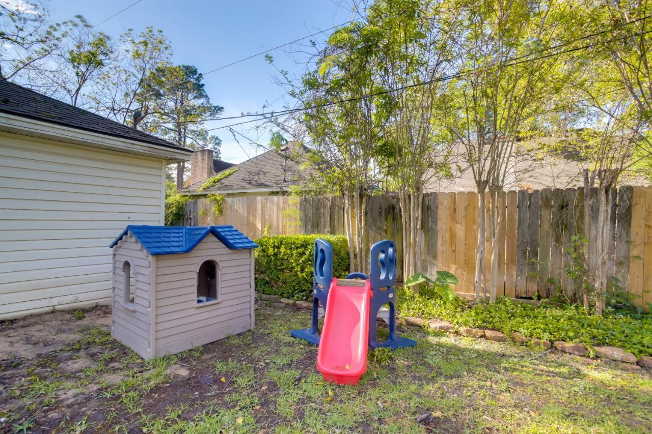 Roomy Houston Rental With Home Office And Private Pool Exterior photo